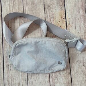 Lululemon Athletica Off White Everywhere Belt Bag Fanny Pack